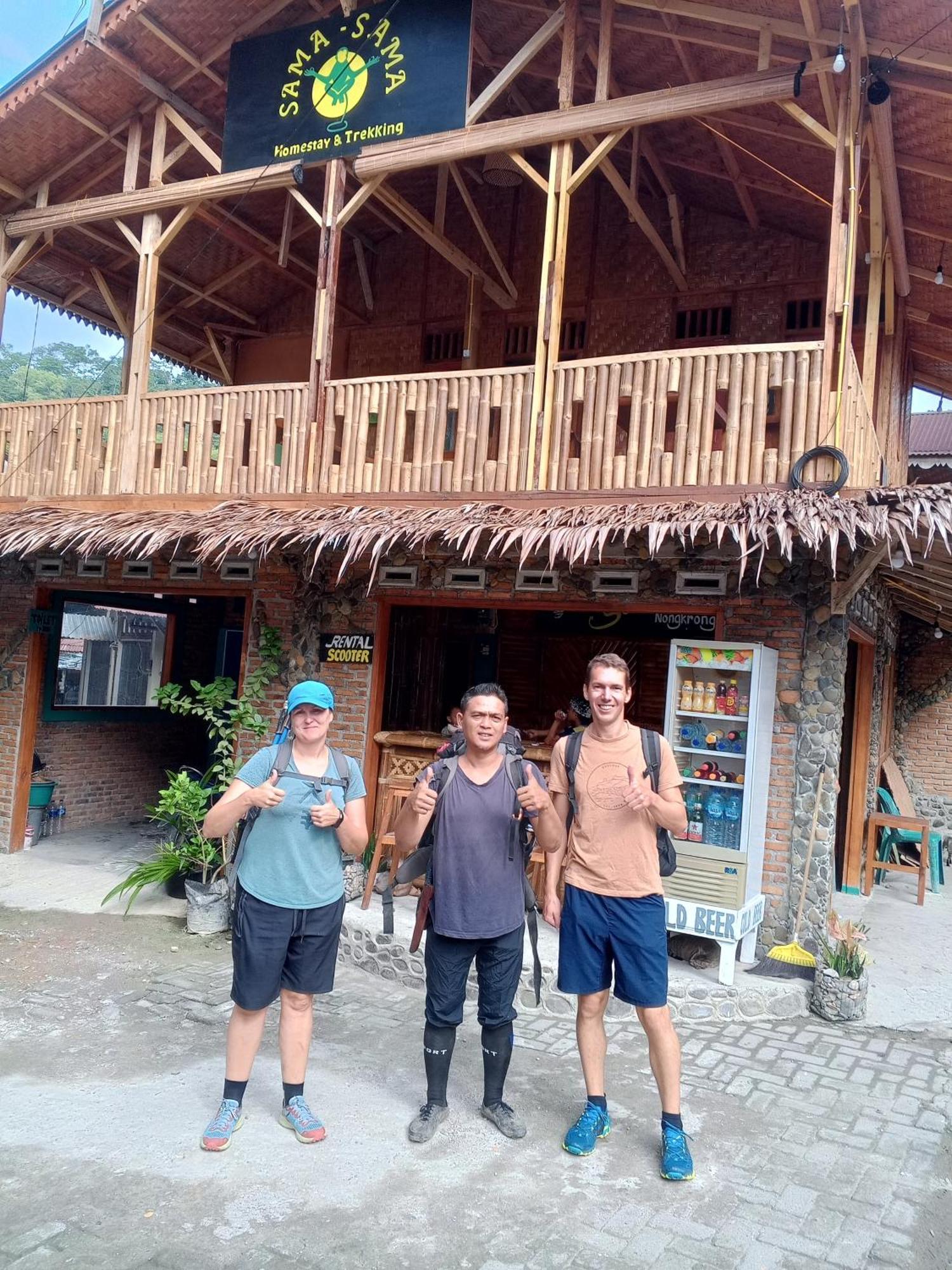 Sama Sama Homestay & Trekking Only Stay Here Book Trekking And Transport With Us Bukit Lawang Exterior foto