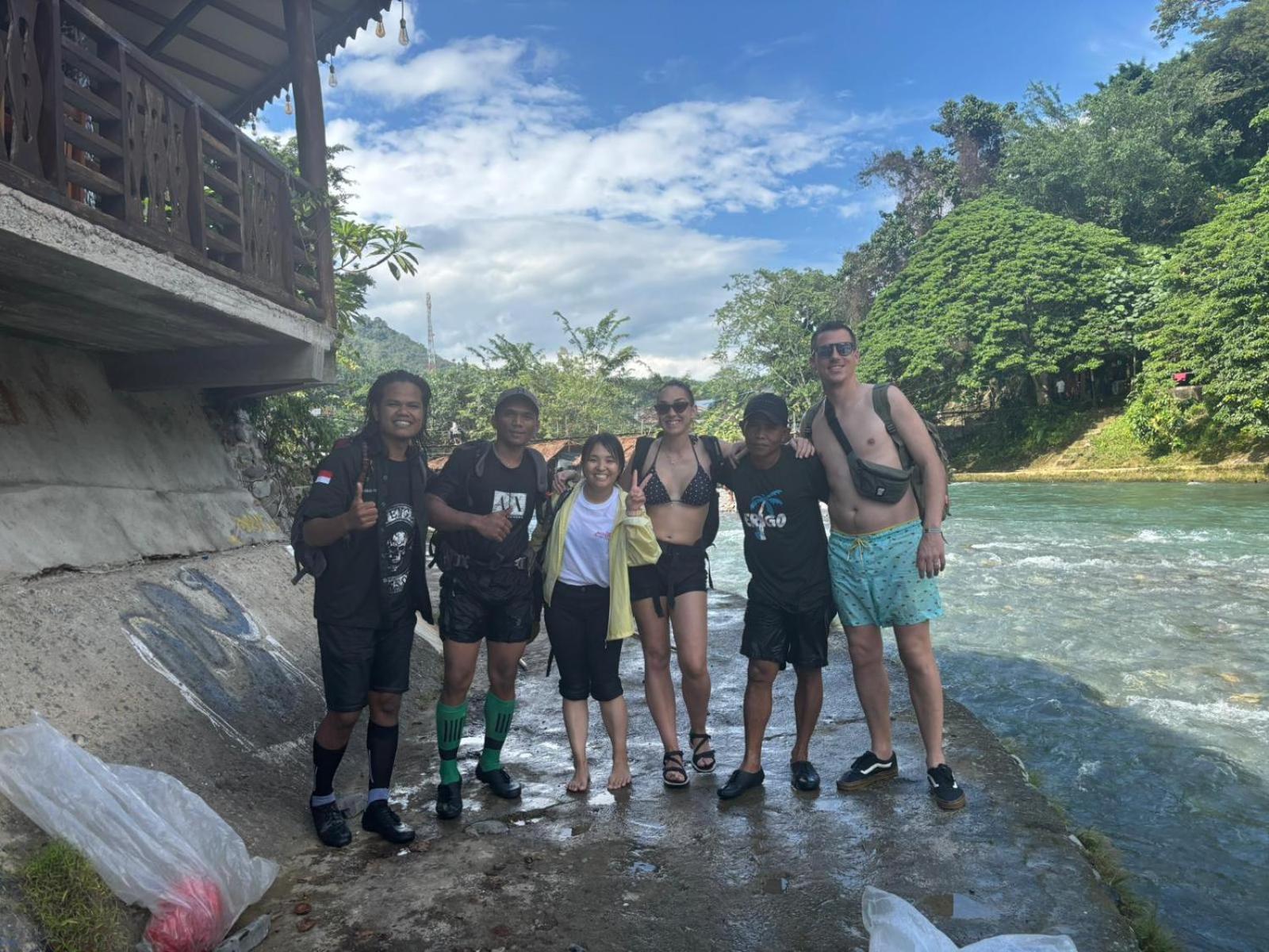 Sama Sama Homestay & Trekking Only Stay Here Book Trekking And Transport With Us Bukit Lawang Exterior foto