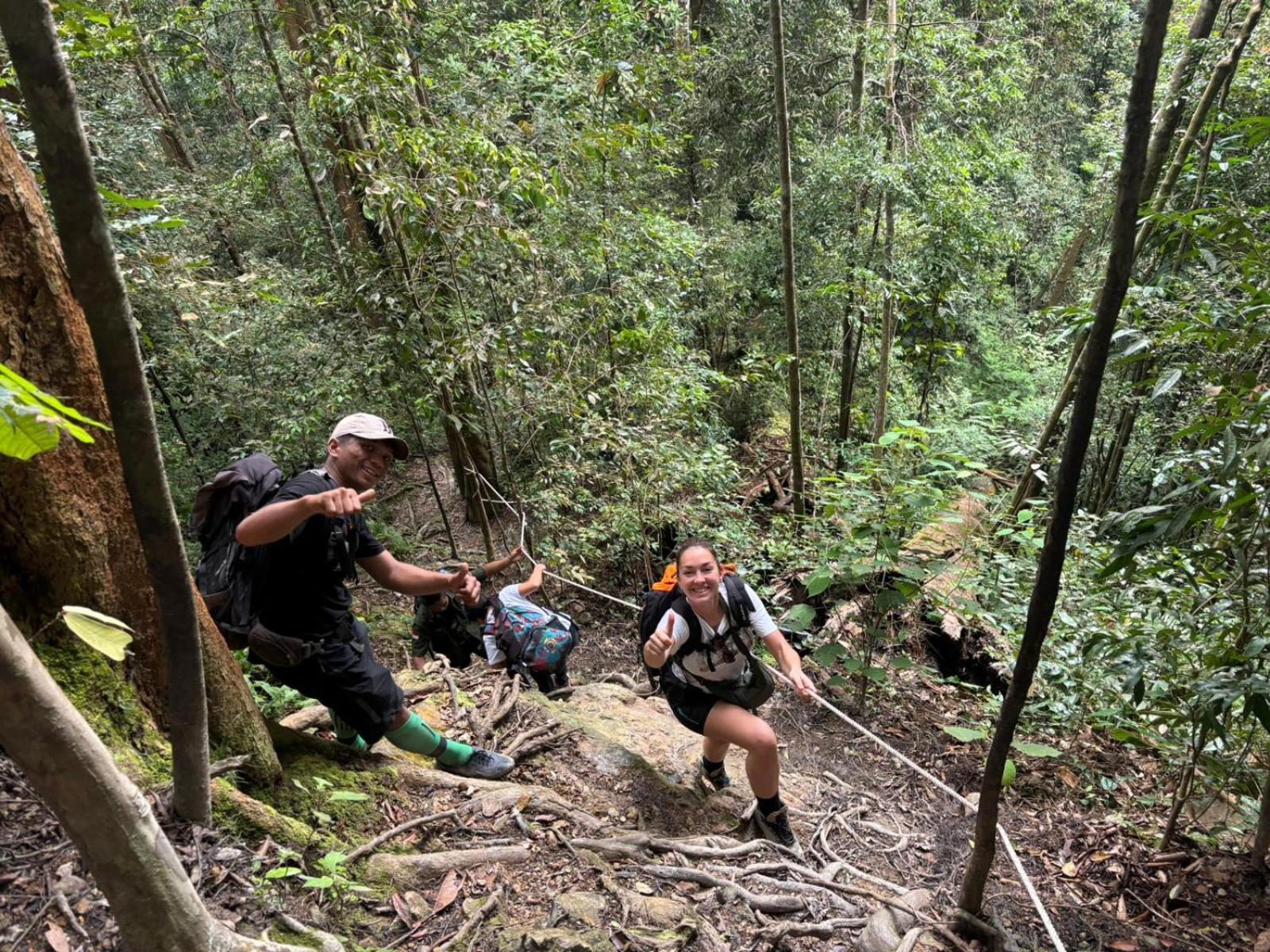 Sama Sama Homestay & Trekking Only Stay Here Book Trekking And Transport With Us Bukit Lawang Exterior foto