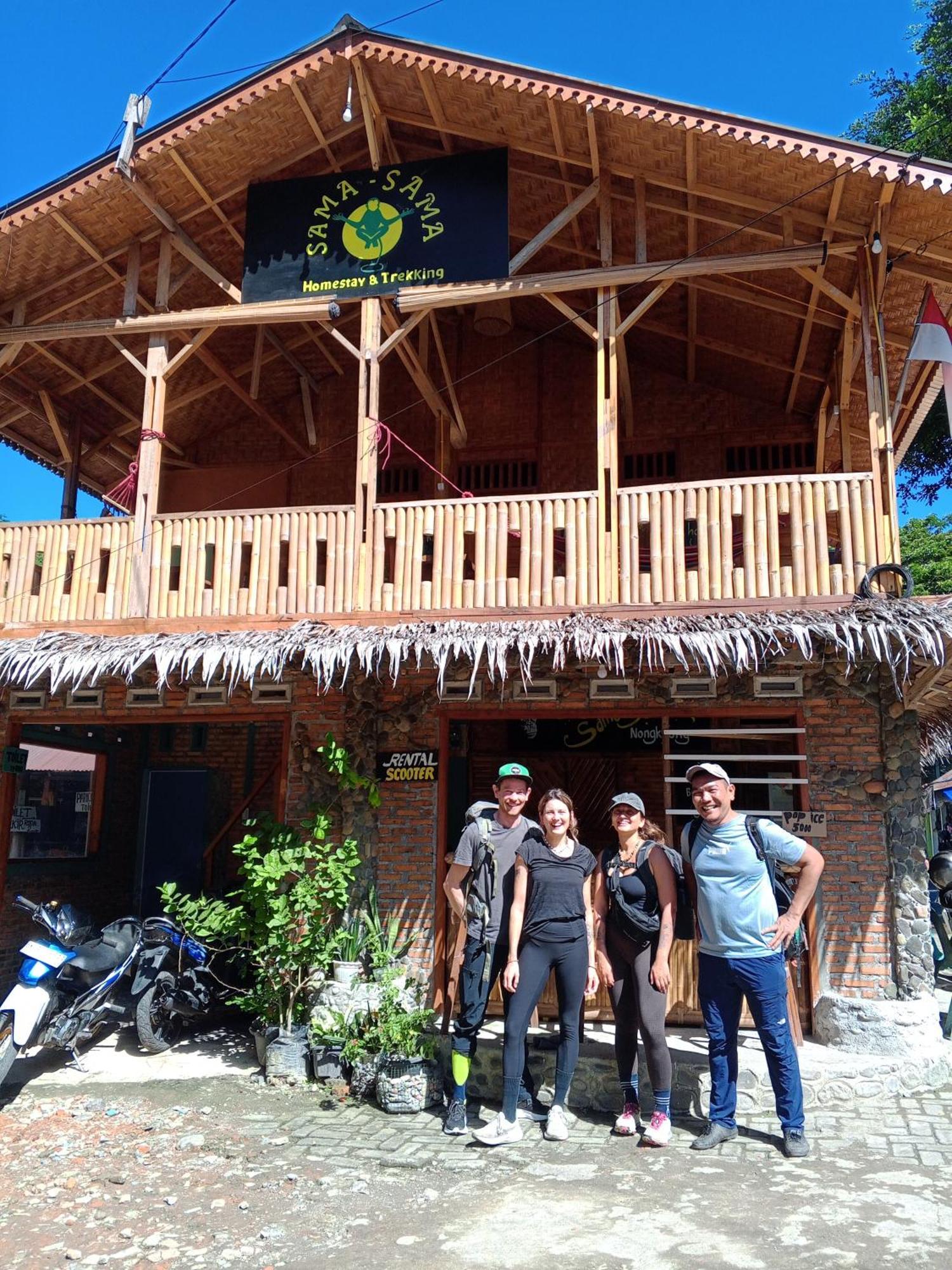 Sama Sama Homestay & Trekking Only Stay Here Book Trekking And Transport With Us Bukit Lawang Exterior foto